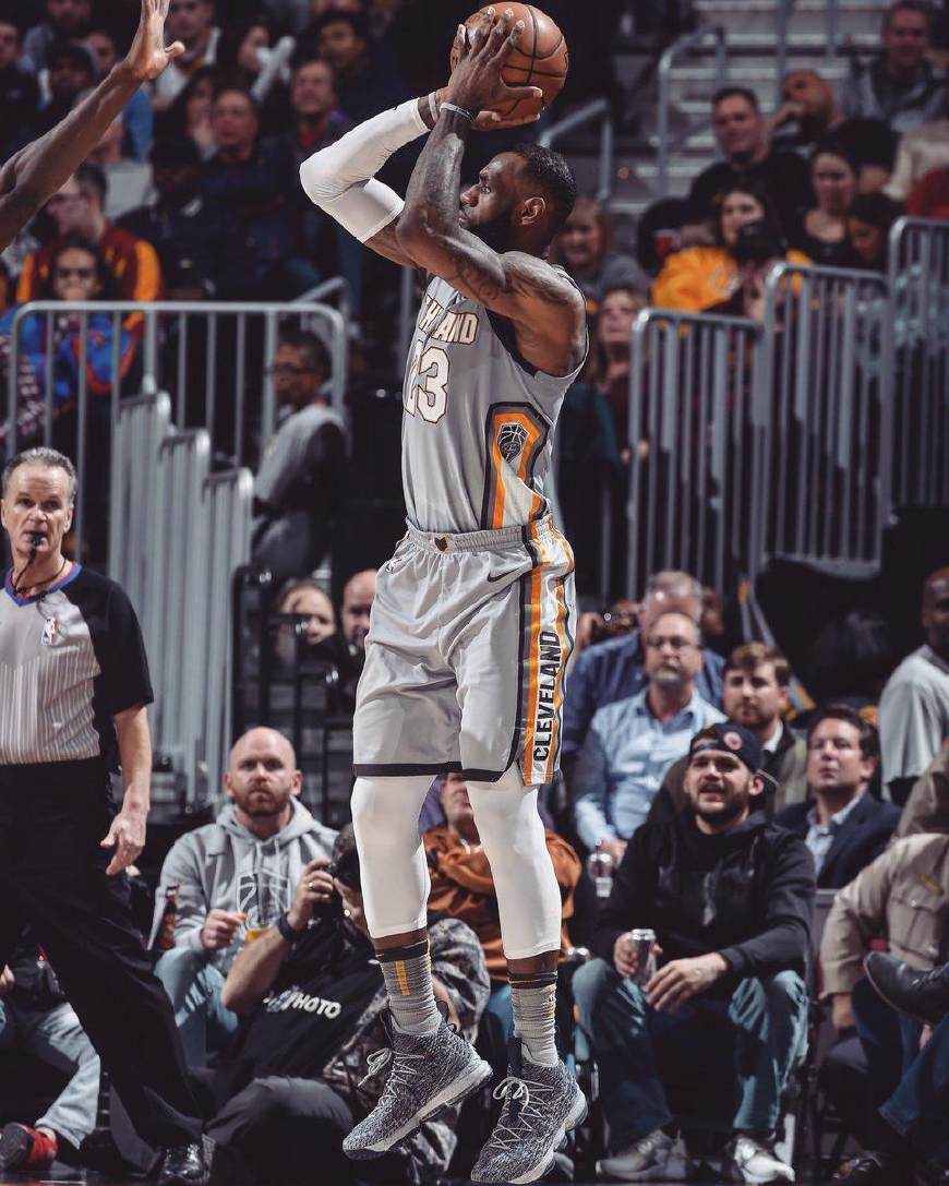 开云中国-里程碑夜！葡萄牙体育绝杀压哨，社区盾集结日刷纪录，赛场秩序良好，资深球员宣示担当的简单介绍-开云中国