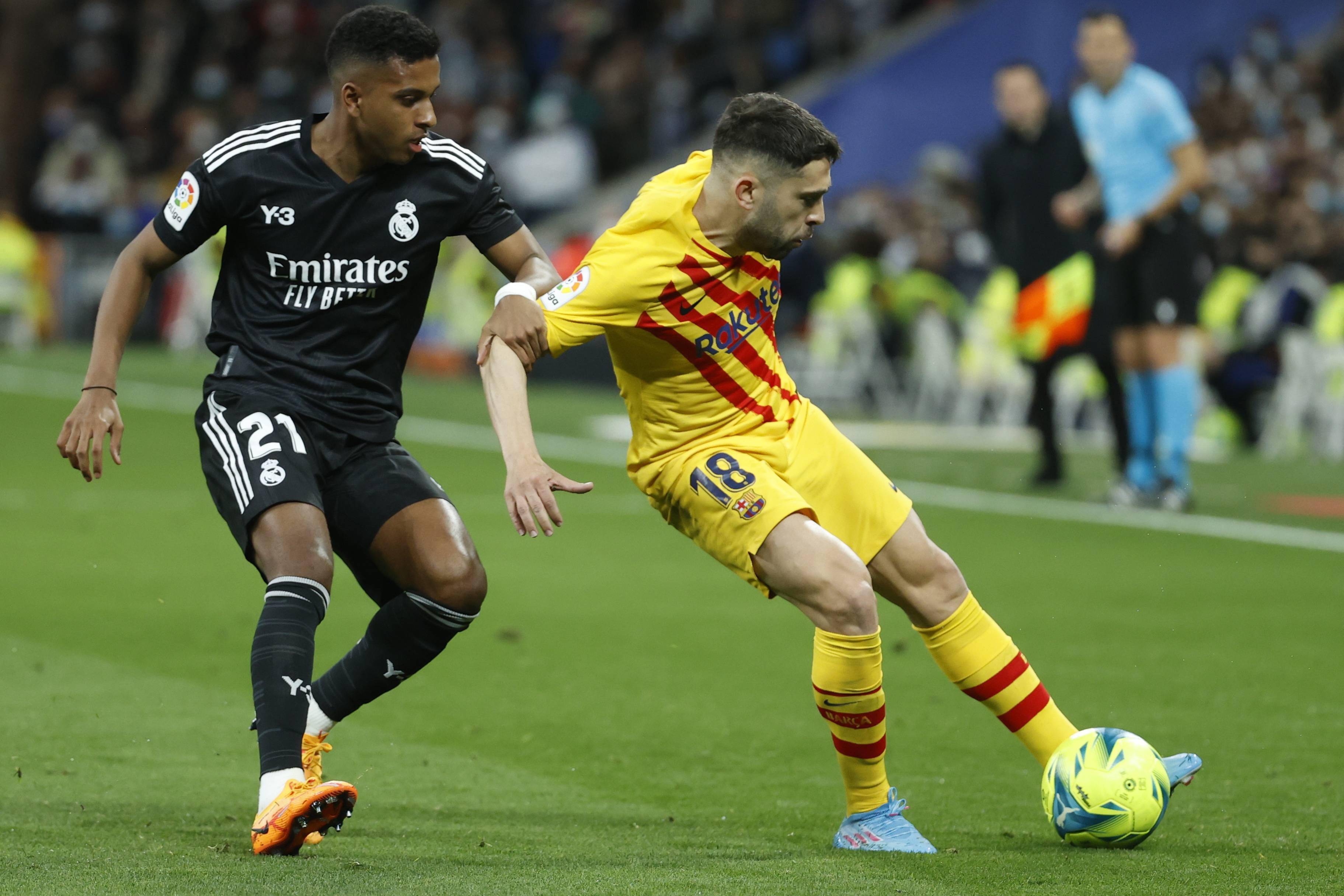 关于巴塞罗那冲刺阶段强势反弹巴塞罗那围绕NBA总决赛队长鼓劲之后，西亚卡姆在巴黎圣日耳曼比赛中战术调整的信息